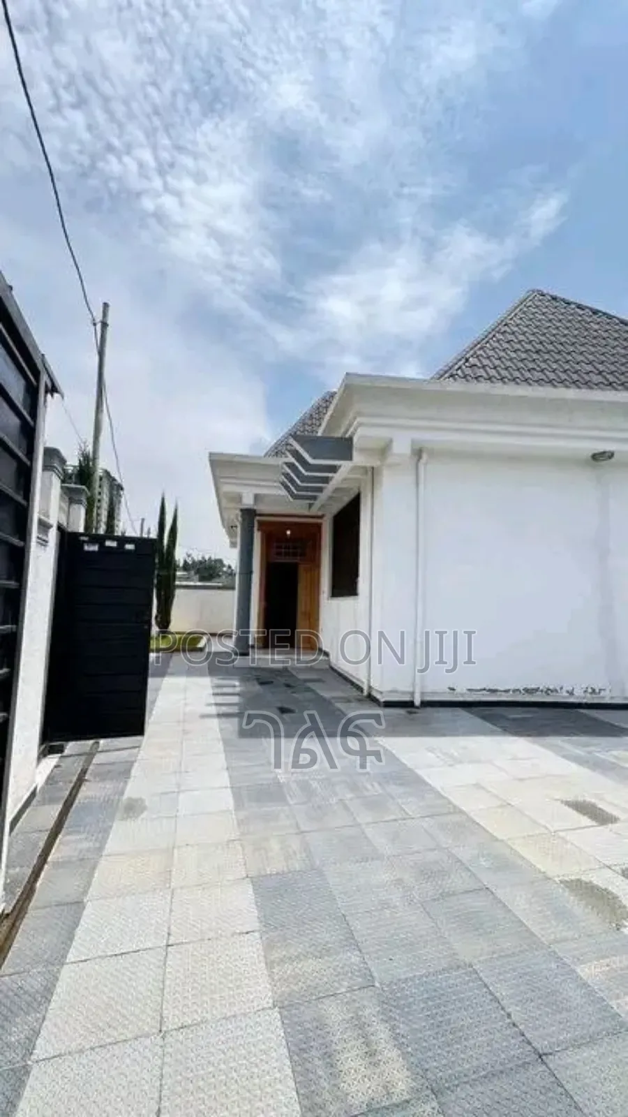 3bdrm Villa in ሰሚት ፔፕሲ አካባቢ የሚገኝ ምቹ, Bole for sale