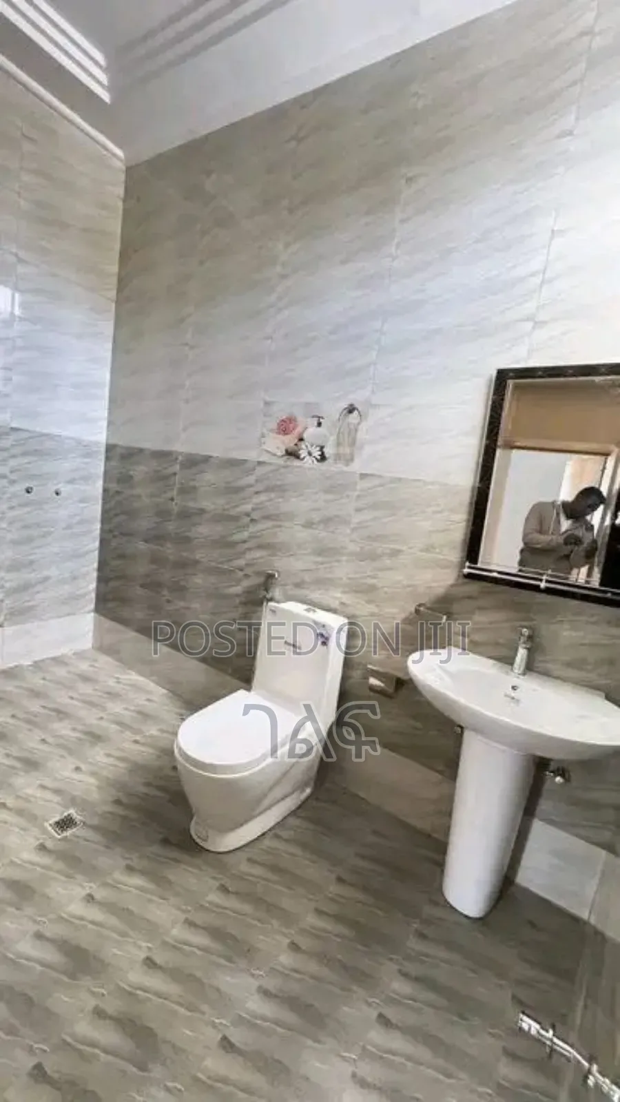 3bdrm Villa in ሰሚት ፔፕሲ አካባቢ የሚገኝ ምቹ, Bole for sale