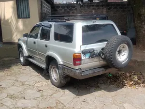 Toyota Hilux Surf 2.4DT 3dr 1992 Silver