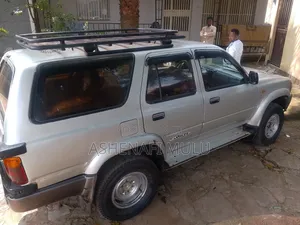 Toyota Hilux Surf 2.4DT 3dr 1992 Silver