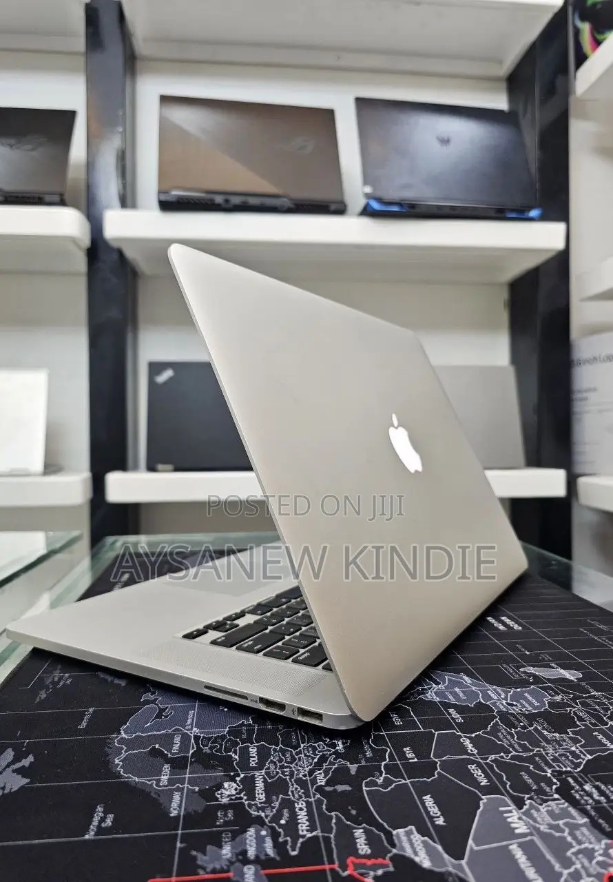 New Laptop Apple MacBook Pro 2015 16GB Intel Core i7 SSD 256GB