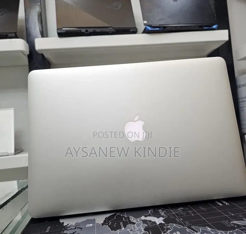 New Laptop Apple MacBook Pro 2015 16GB Intel Core i7 SSD 256GB