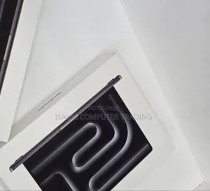 New Laptop Apple MacBook Pro 2024 M4 14-Inch 8GB SSD 512GB