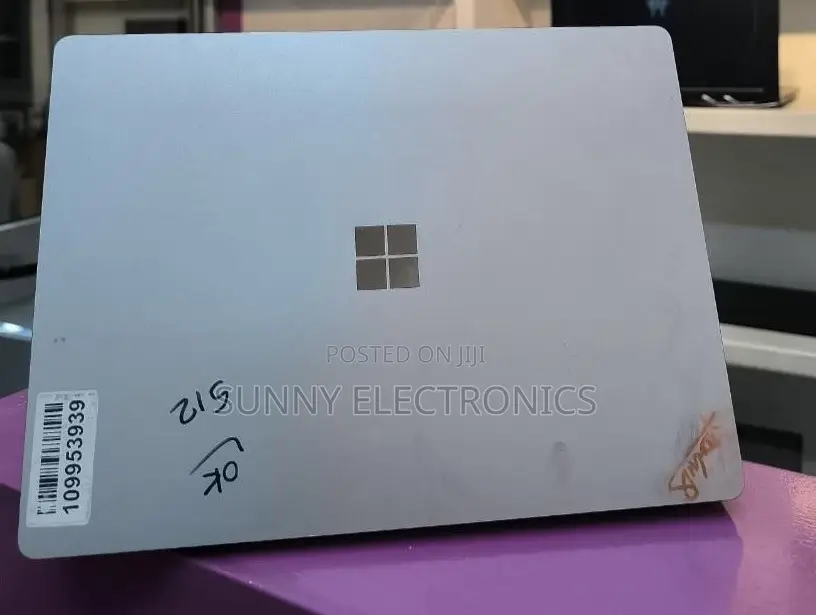 New Laptop Microsoft Surface Book 2 16GB Intel Core I7 SSD 512GB