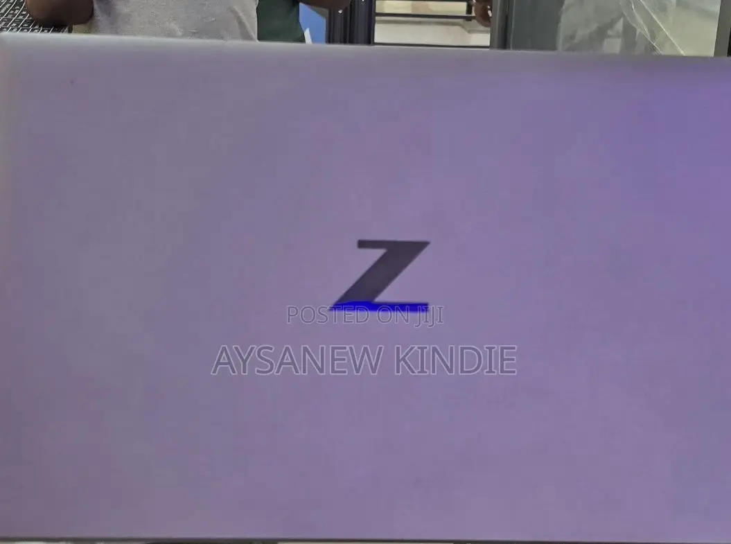 New Laptop HP ZBook Firefly 15 G7 16GB Intel Core i7 SSD 512GB