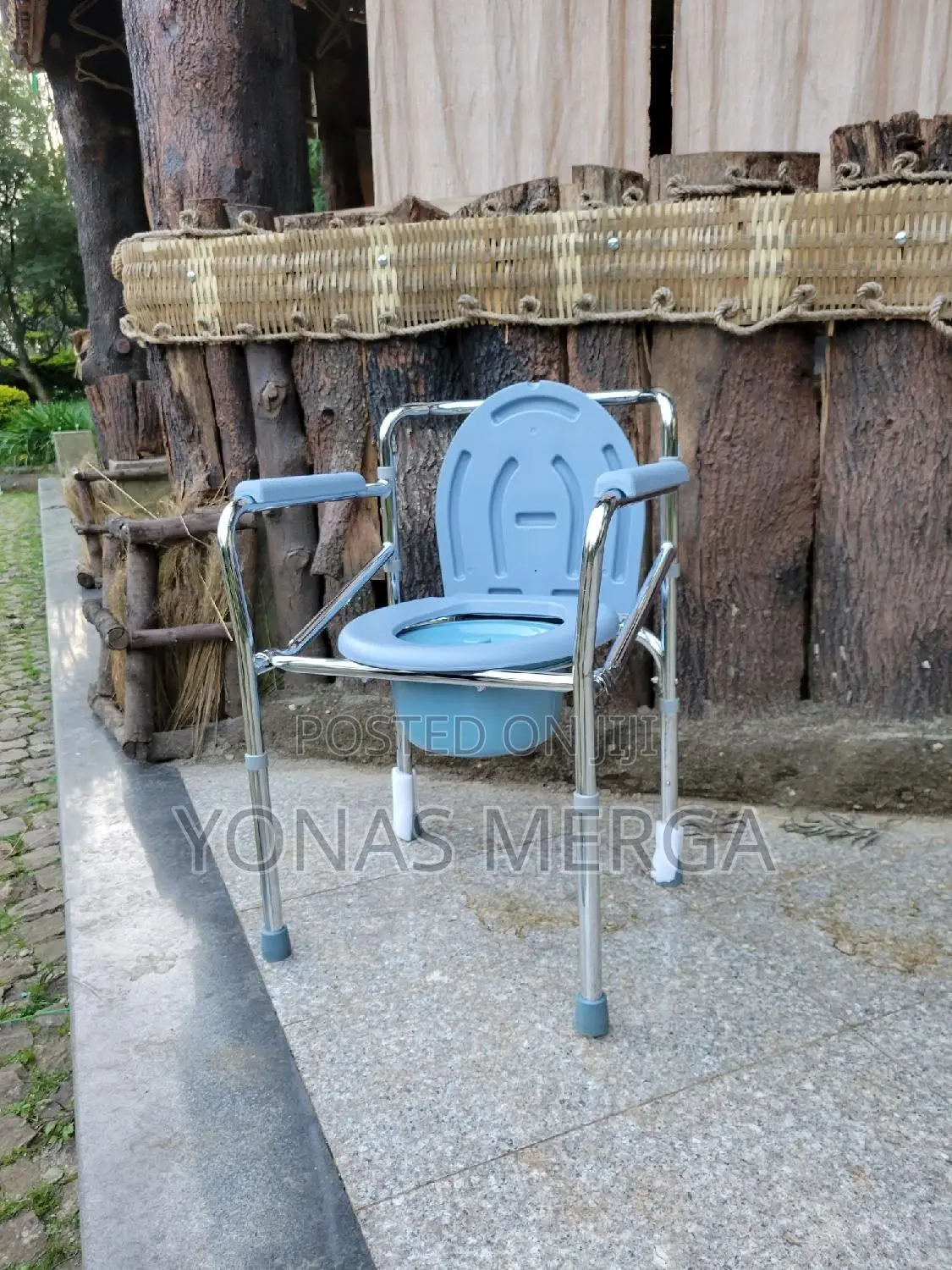 Bedside Commode Chair詹嘈where Need It, by the Bed瘢℥Plastic Seat Plate