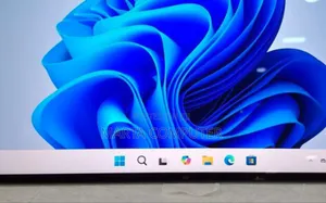 New Laptop Dell Latitude 9440 32GB Intel Core I7 SSD 1T