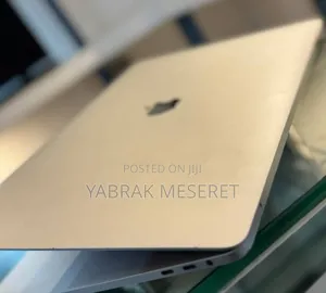 New Laptop Apple MacBook Pro 2017 16GB Intel Core I7 SSD 512GB