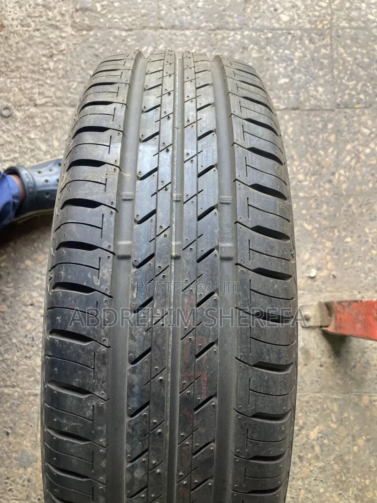 Dizyre and Swift Tyre