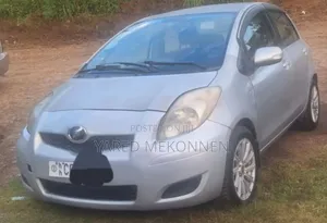Toyota Yaris 2009 Silver
