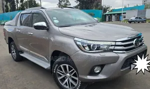 Toyota Hilux 2017 Gray