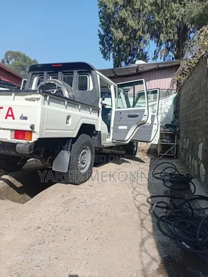 Toyota Land Cruiser 2020 White
