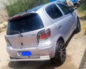 Toyota Vitz 2003 Silver