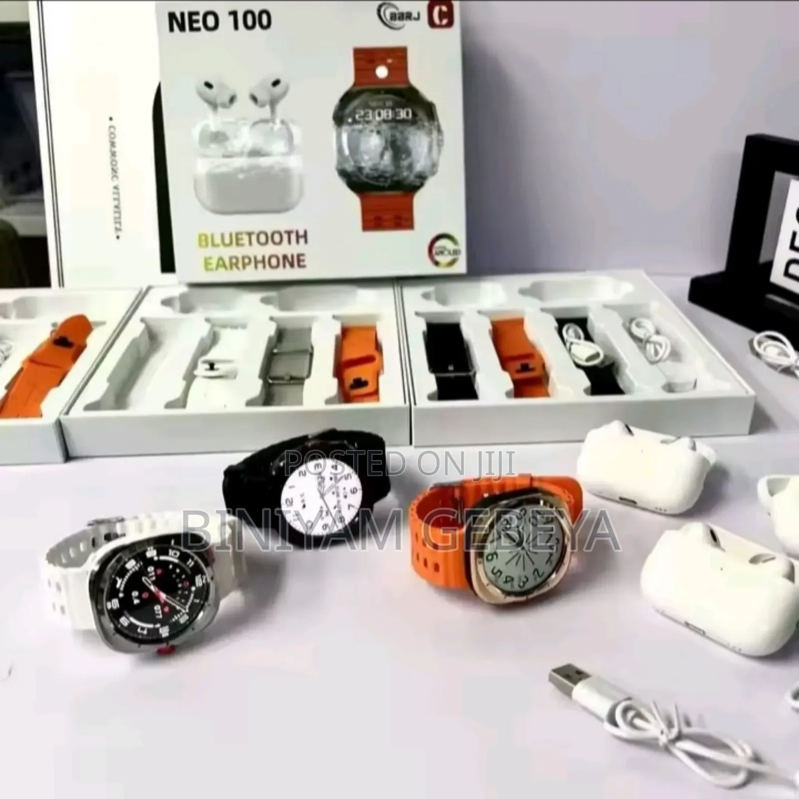 New 4 እቃዎችን የያዘx8 Plus Smartwatch Mini ስልክ Bluetooth Earbud ያለዉ