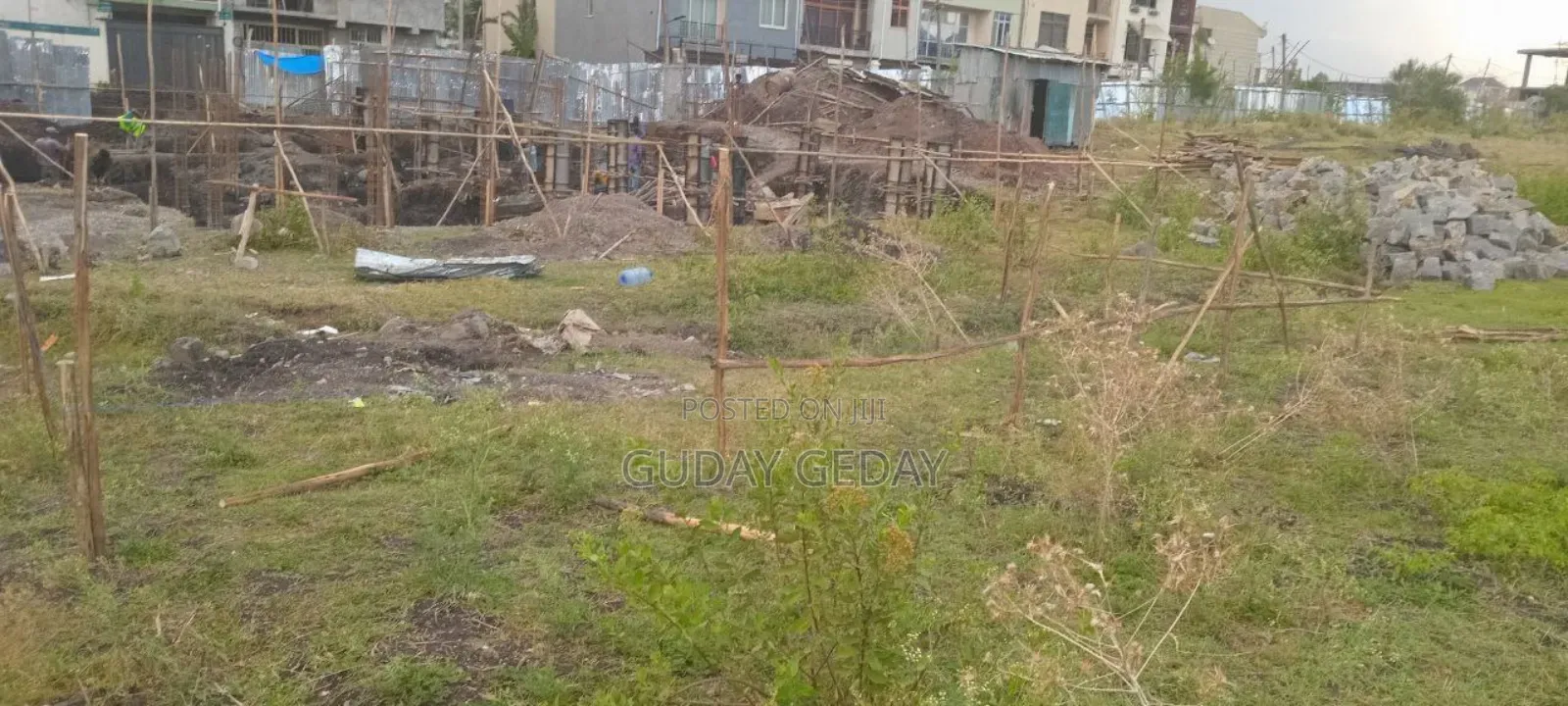 132 Kare ባዶ ቦታ ቃሊቲ አለም ባንክ