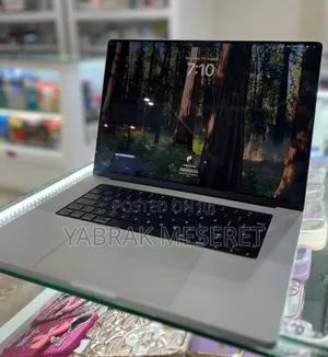 Photo - New Laptop Apple MacBook Pro M1 16GB Apple M1 Pro SSD 1T