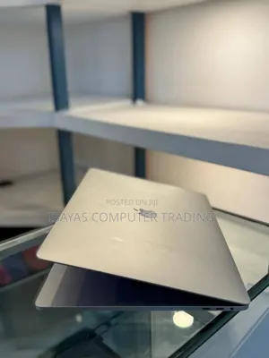 New Laptop Apple MacBook Pro 2017 16GB Intel Core I7 SSD 512GB