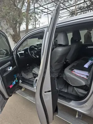 Toyota Hilux 2019 Silver