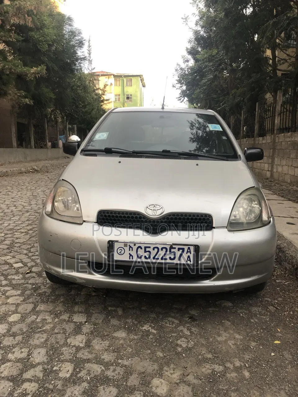 Toyota Vitz 2000 Silver