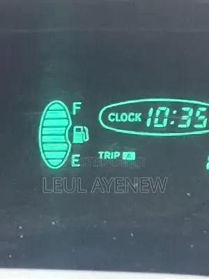 Toyota Vitz 2000 Silver