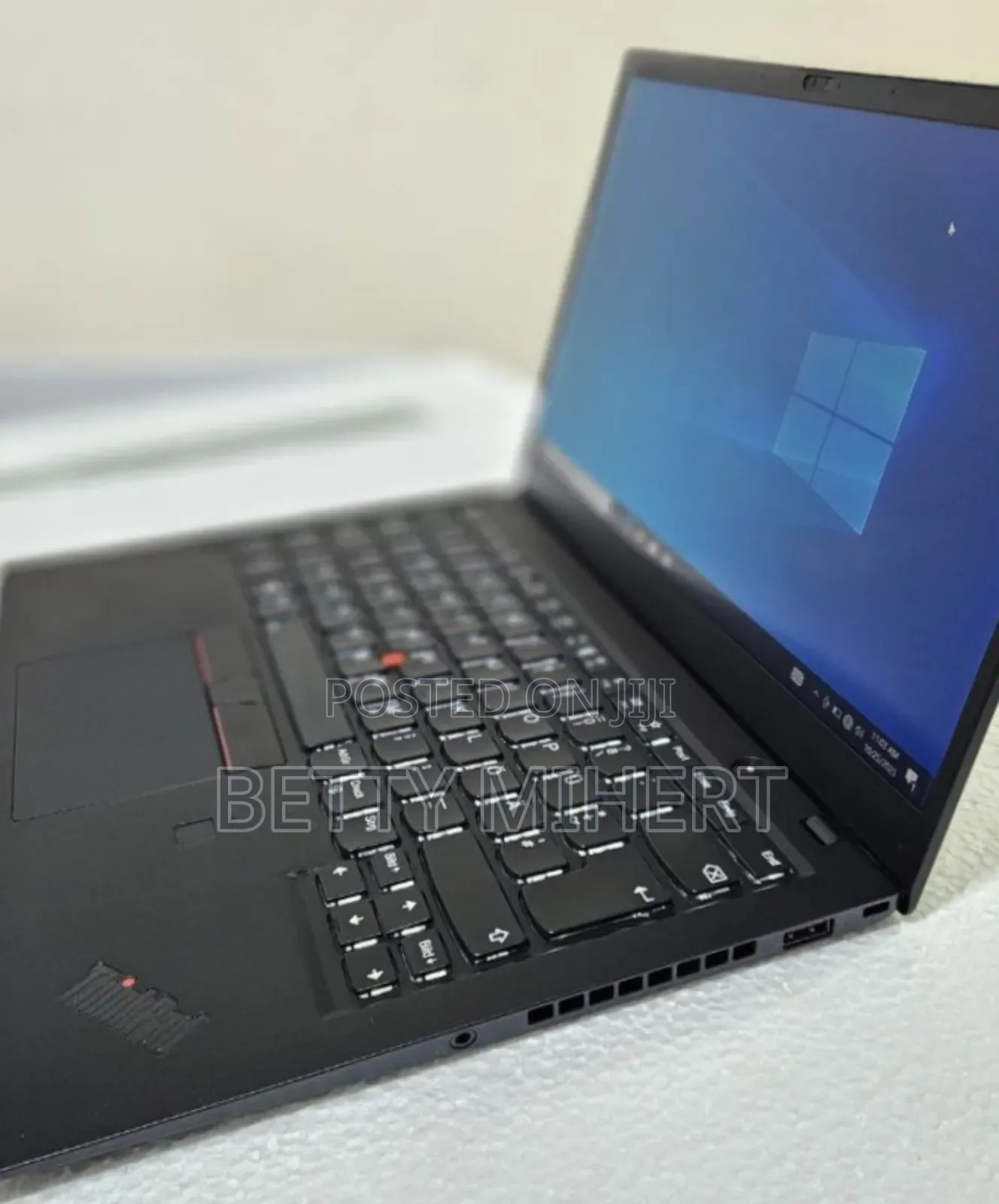 New Laptop Lenovo ThinkPad X1 8GB Intel Core I5 SSD 512GB