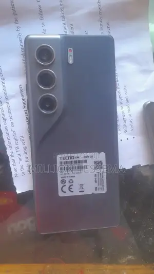 New Tecno Camon 40 Pro 256 GB Green