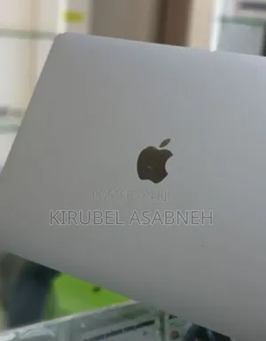 New Laptop Apple MacBook Pro 2022 M2 8GB Apple M2 SSD 256GB