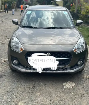 Suzuki Swift 2022 Gray