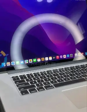 New Laptop Apple MacBook Pro 2015 16GB Intel Core I7 SSD 256GB