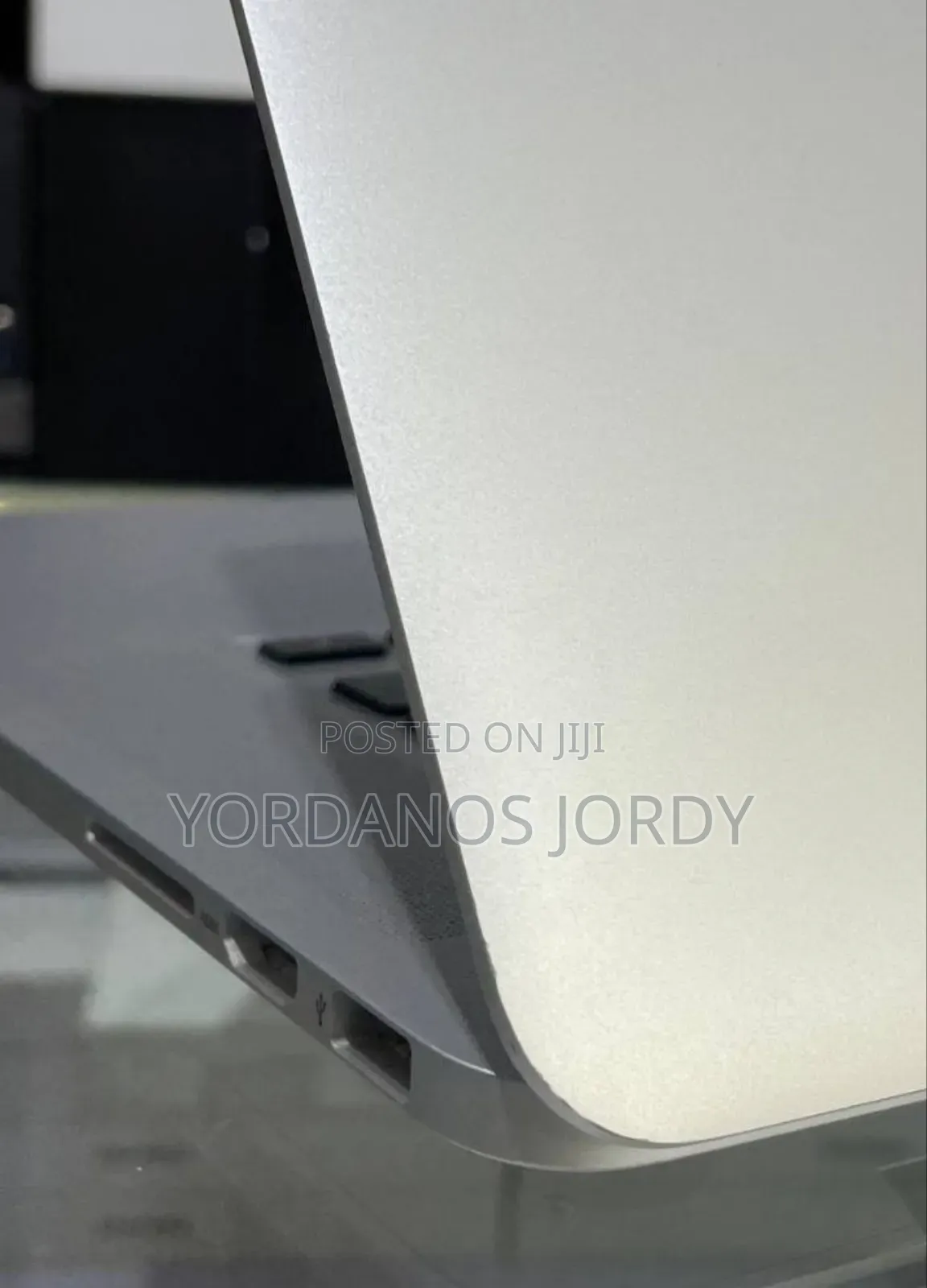 New Laptop Apple MacBook Pro 2015 16GB Intel Core I7 SSD 256GB