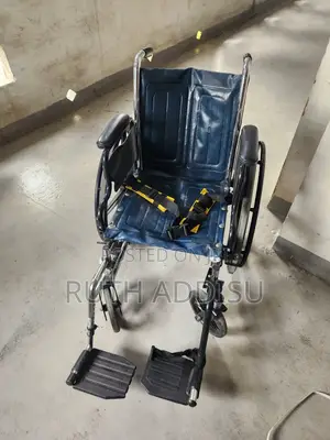 Wheelchair轟炸belted Wheelchair老公detachable Arm Rest and Leg Rest