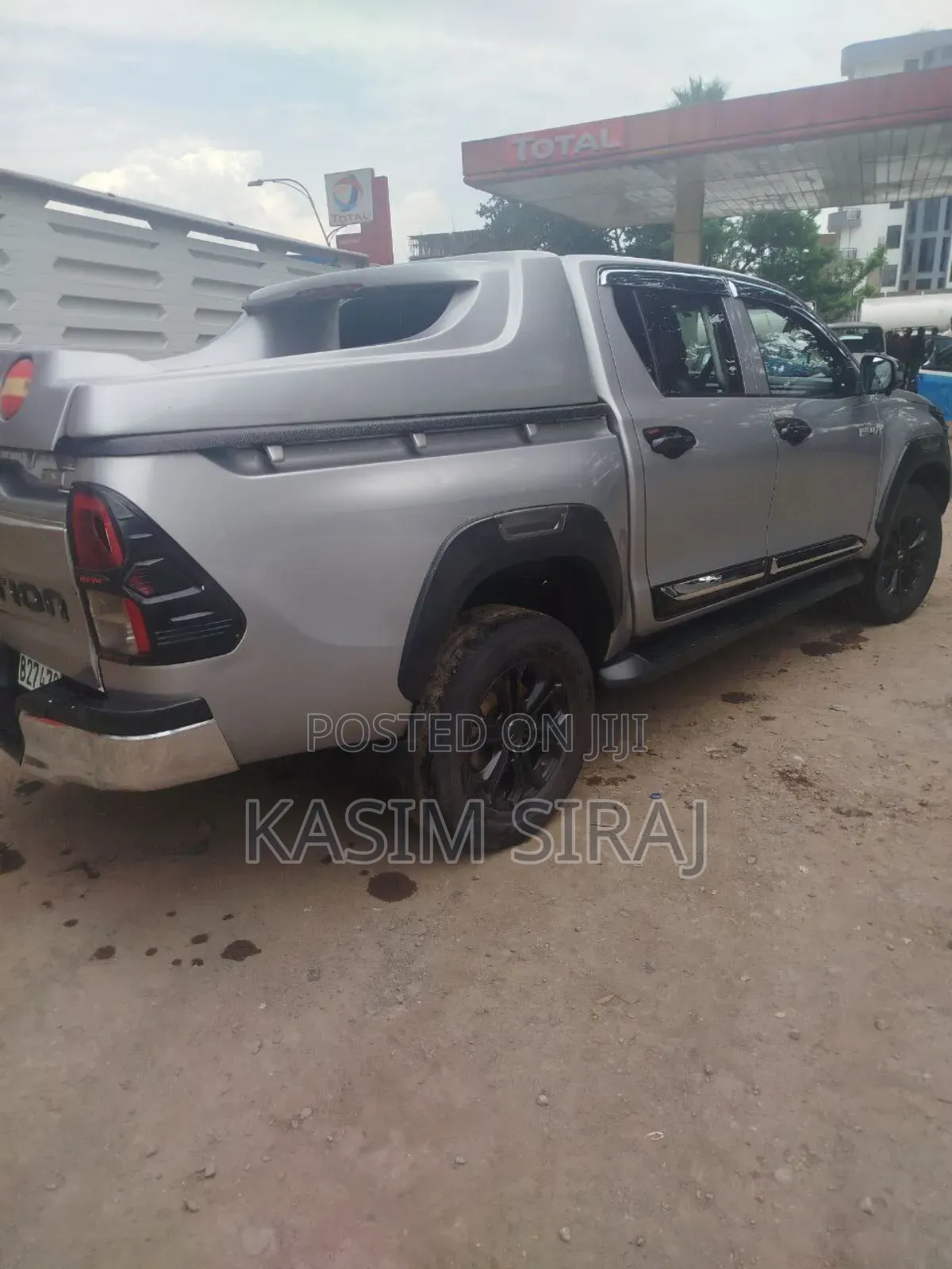 Toyota Hilux Revo Double Cab Deisel 2.8 AWD 2021 Silver