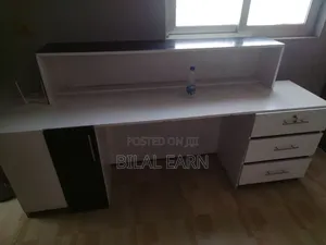 Big Campany's Office "Table/Bancony".