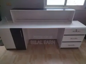 Big Campany's Office "Table/Bancony".