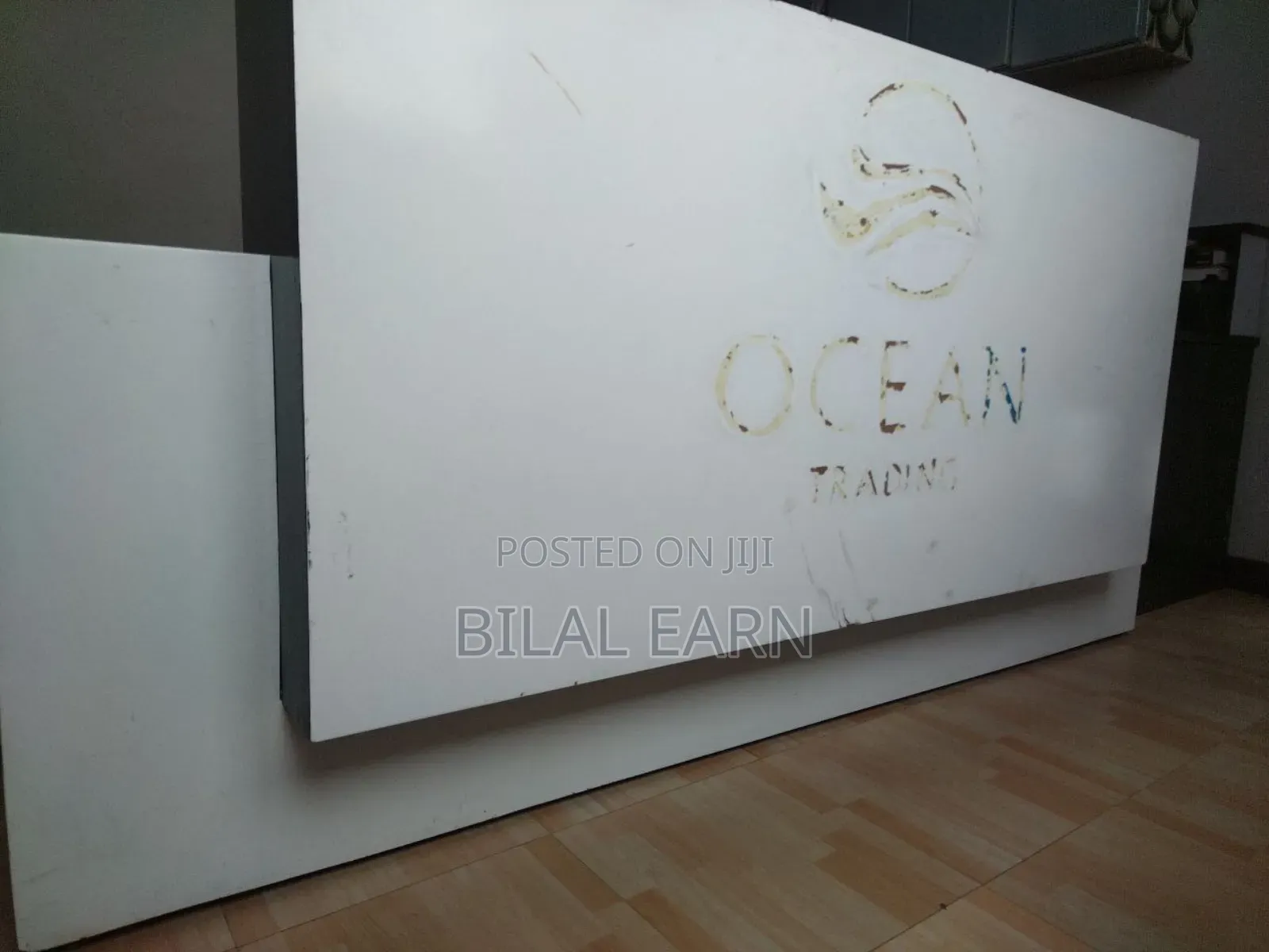 Big Campany's Office "Table/Bancony".