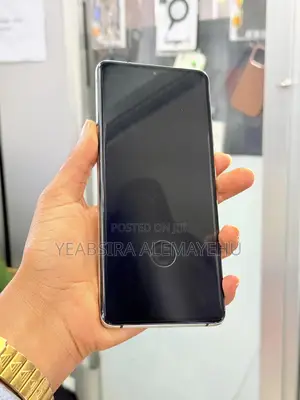 Photo - Samsung Galaxy S21 Ultra 5G 256 GB Silver