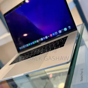 New Laptop Apple MacBook 2016 16GB Intel Core I7 SSD 512GB