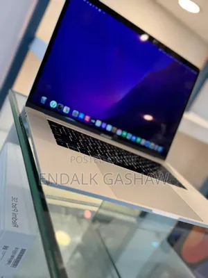 New Laptop Apple MacBook Pro 2016 16GB Intel Core I7 SSD 512GB