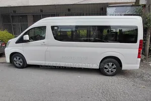 Toyota HiAce 2021 White
