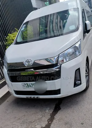 Toyota HiAce 2021 White