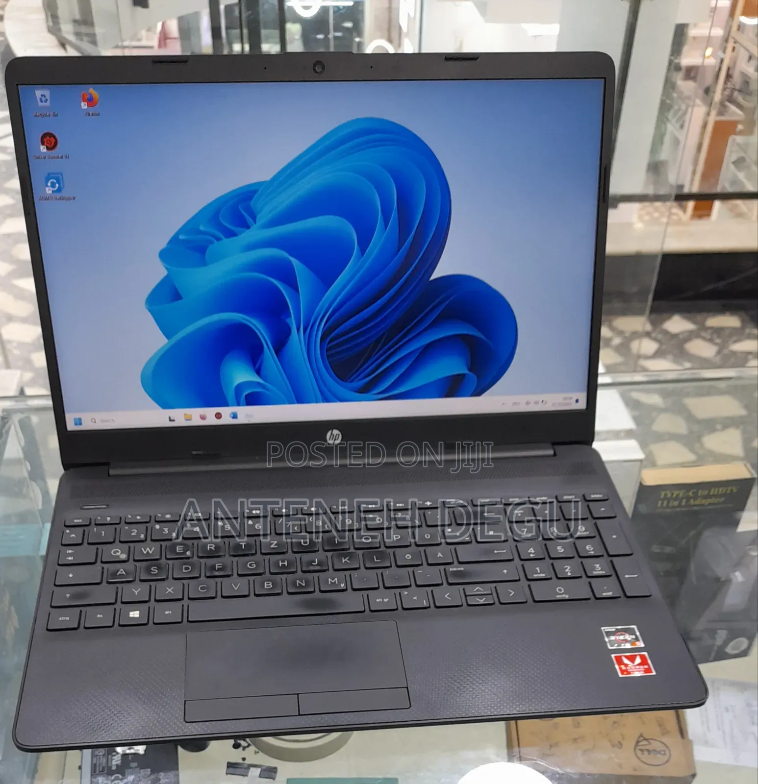 New Laptop HP Stream Notebook 8GB AMD Ryzen 5 SSD 256GB