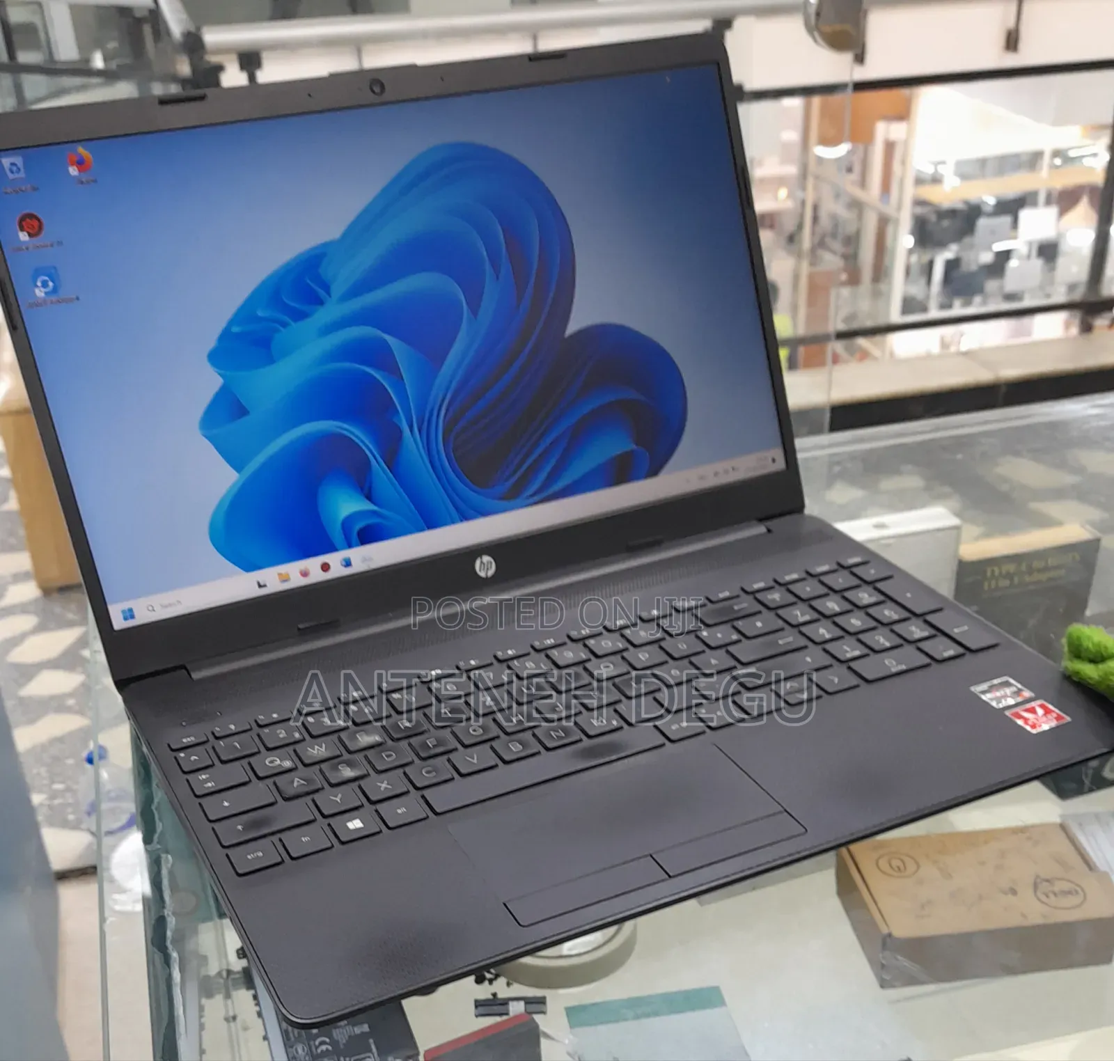 New Laptop HP Stream Notebook 8GB AMD Ryzen 5 SSD 256GB