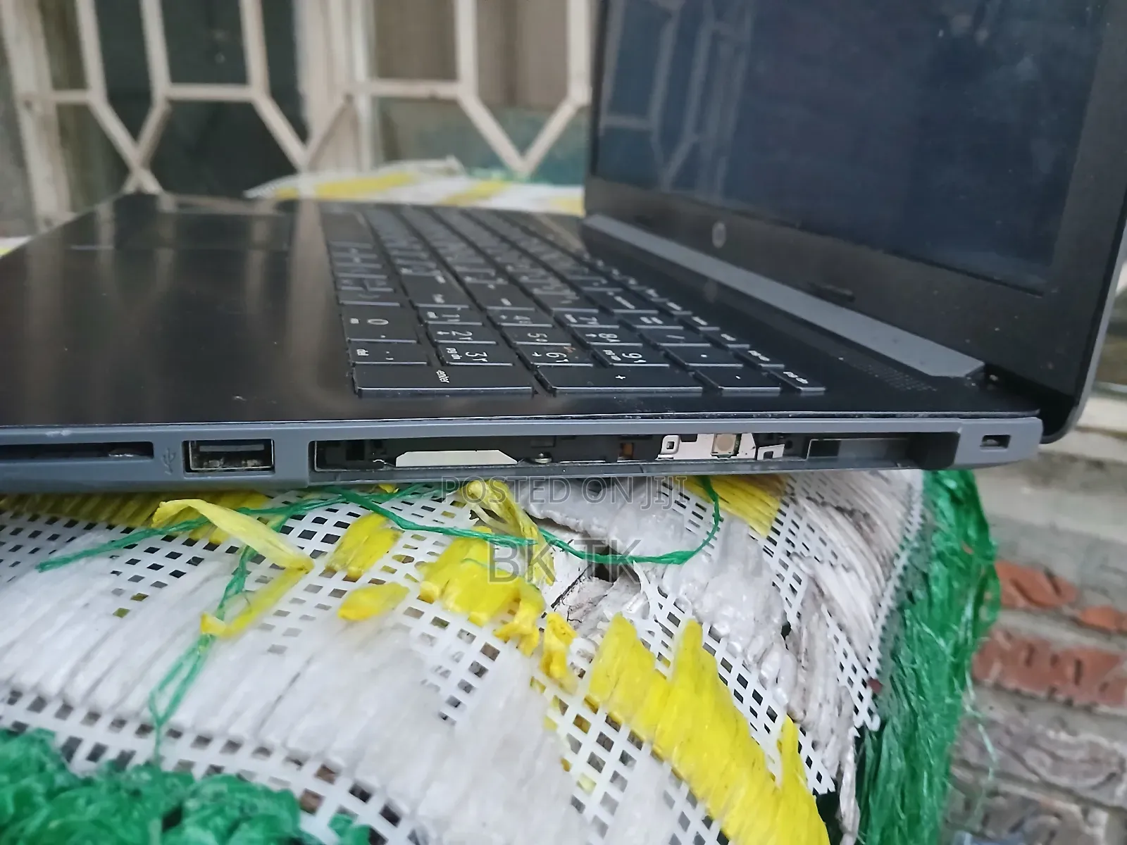 Laptop HP 15-Da2933nia 4GB Intel Core I3 HDD 1T