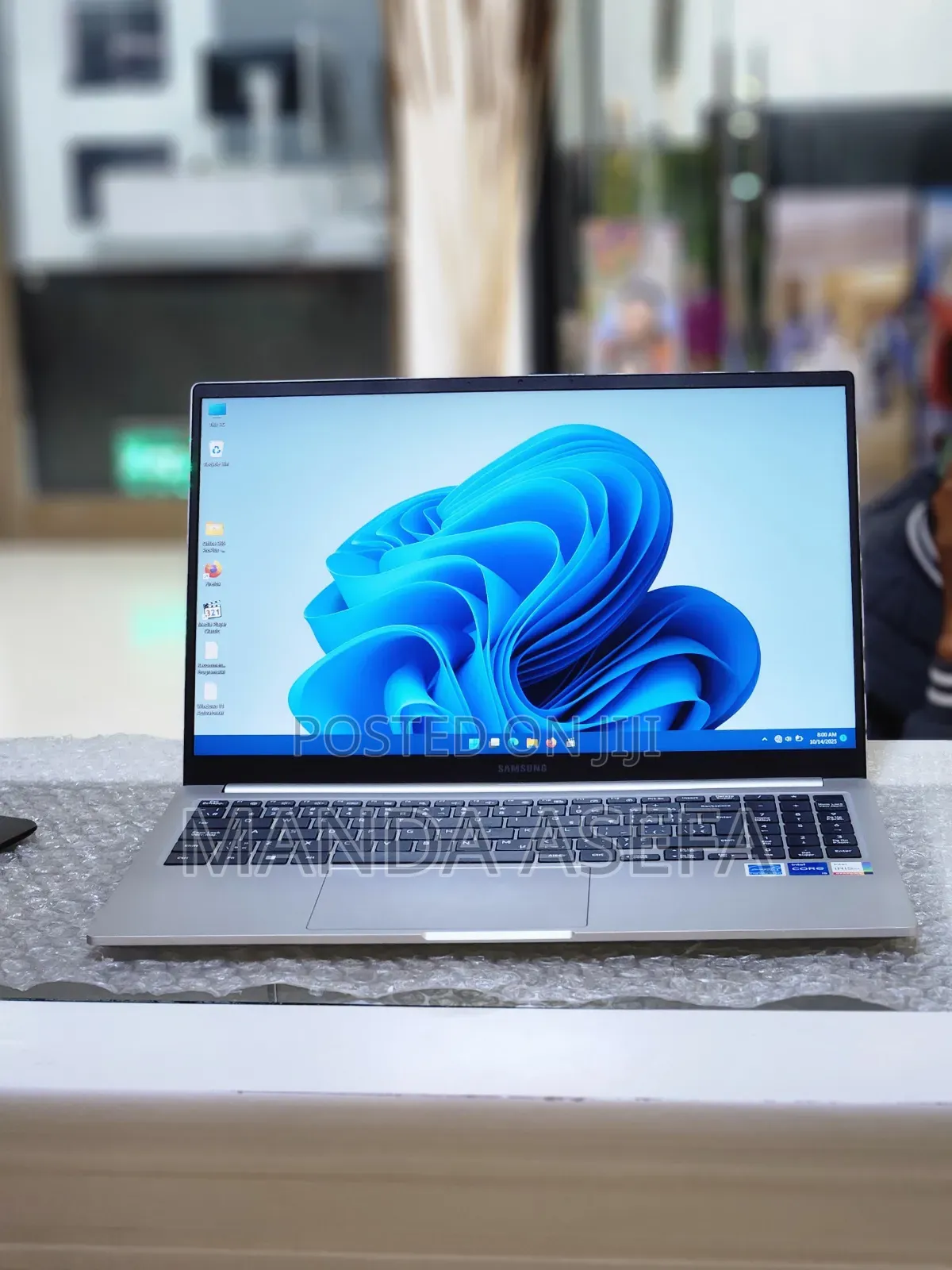 New Laptop Samsung 8GB Intel Core I5 SSD 256GB