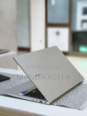 New Laptop Samsung 8GB Intel Core I5 SSD 256GB