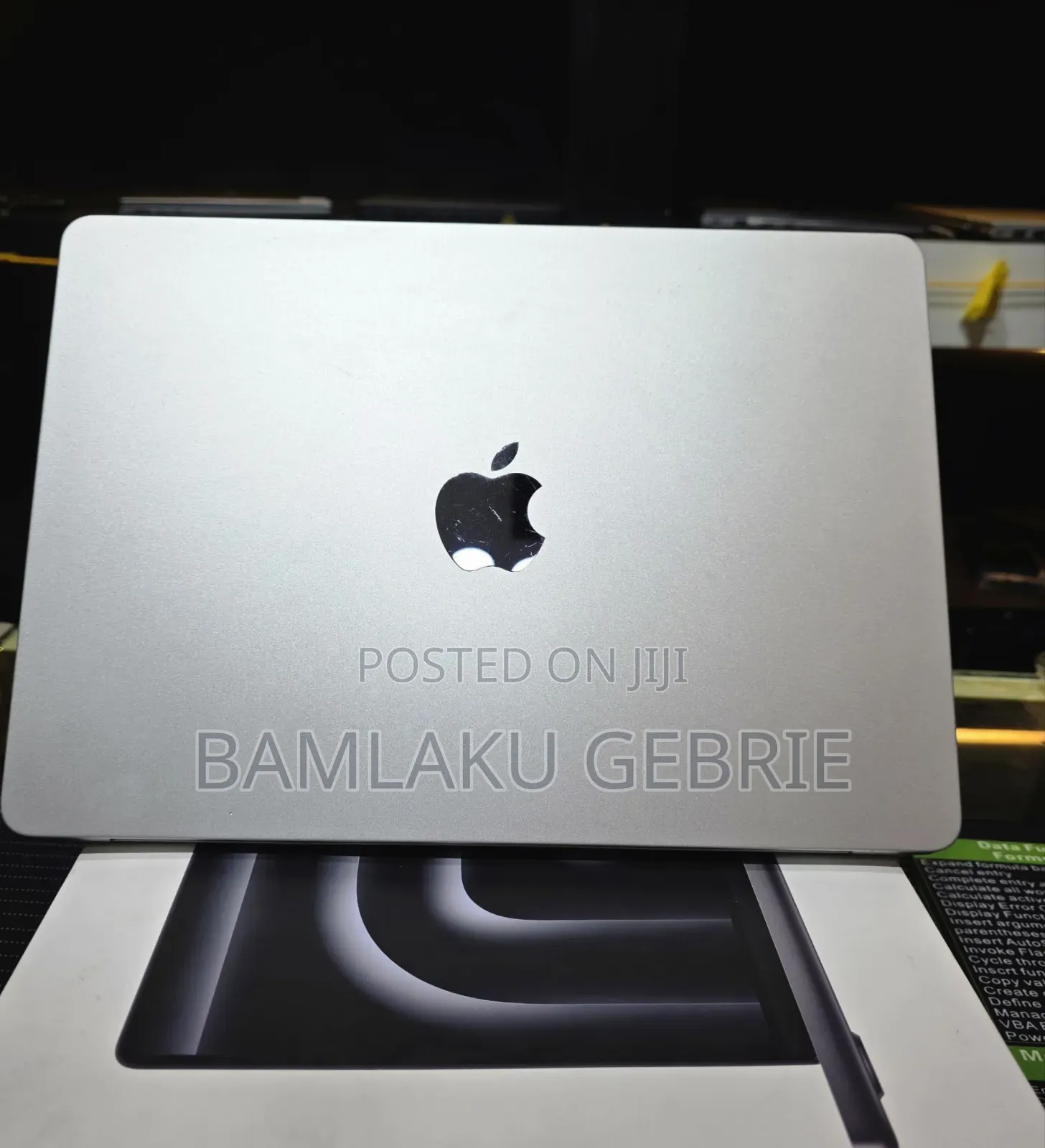 New Laptop Apple MacBook Air 2022 M2 16GB Apple M2 SSD 256GB