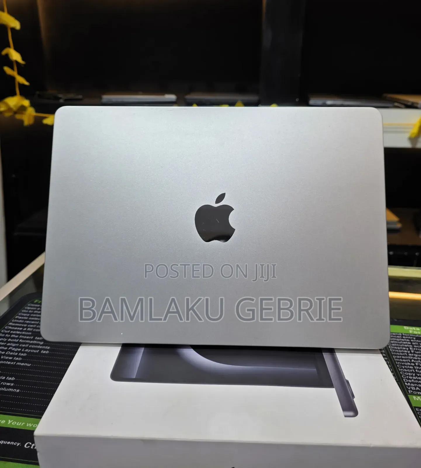 New Laptop Apple MacBook Air 2022 M2 16GB Apple M2 SSD 256GB
