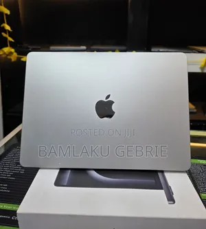 New Laptop Apple MacBook Air 2022 M2 16GB Apple M2 SSD 256GB
