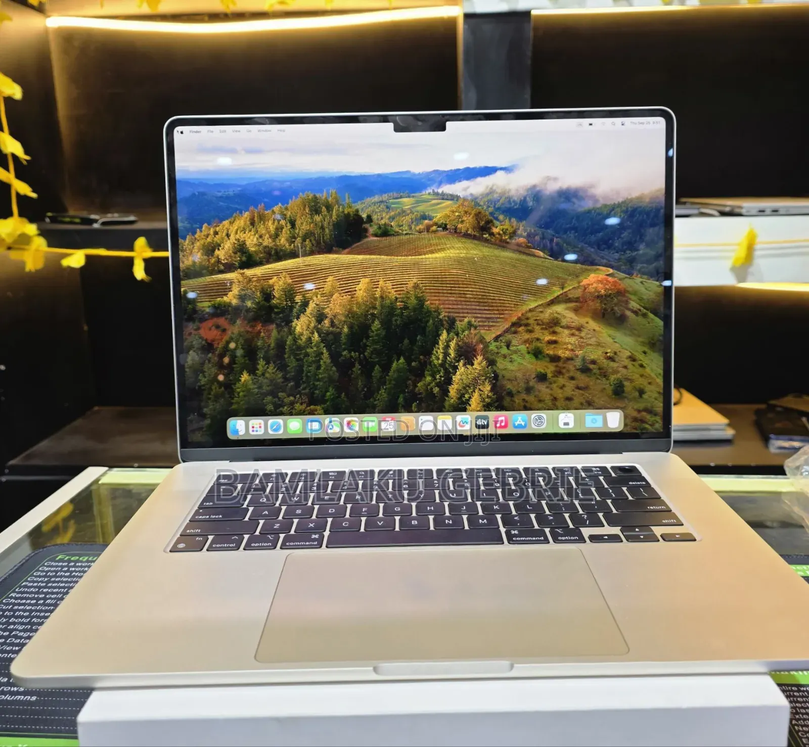 New Laptop Apple MacBook Air 2024 M3 15-Inch 8GB Apple M3 SSD 256GB