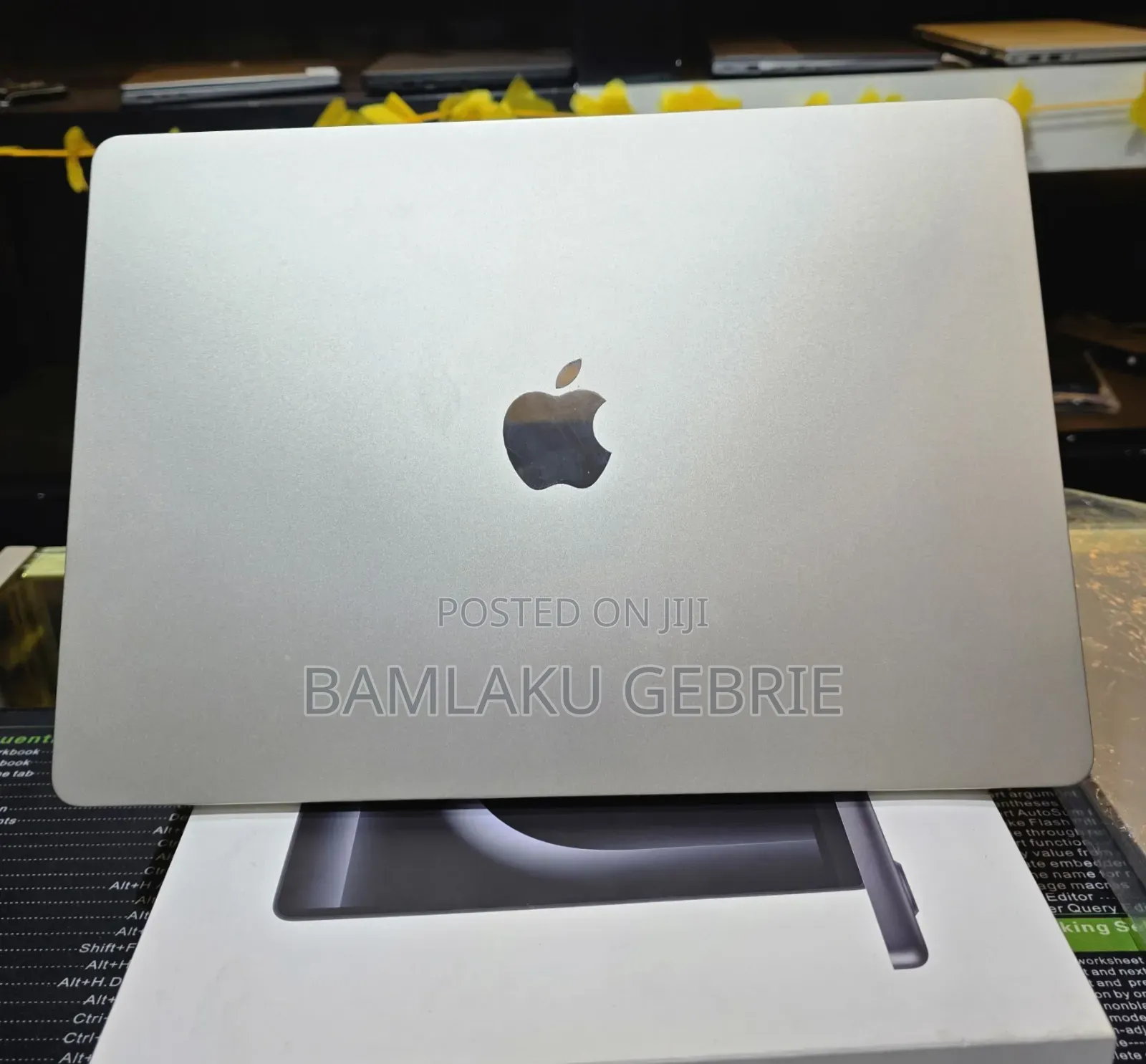 New Laptop Apple MacBook Air 2024 M3 15-Inch 8GB Apple M3 SSD 256GB